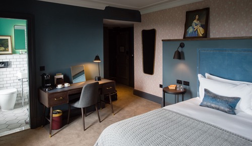Deluxe Balcony Room