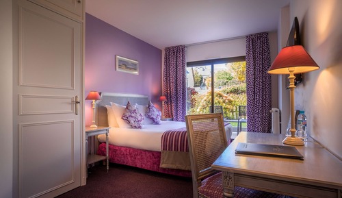 Standard Room, 1 Queen Bed, Non Smoking