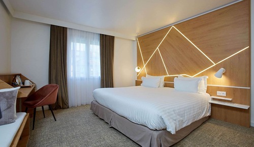 Superior Room, 1 King Bed, Non Smoking, Terrace (Larger Room)