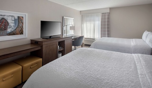 Room, 2 Queen Beds, Accessible, Bathtub (Mobility & Hearing)