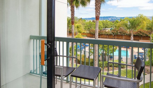 Room, 2 Queen Beds, Balcony, Courtyard View (Mobility/Hearing Accessible, Tub)