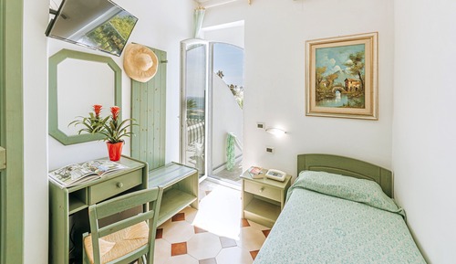 Single Room, Sea View