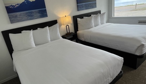 Room, 2 Double Beds, Lake View (Partial)