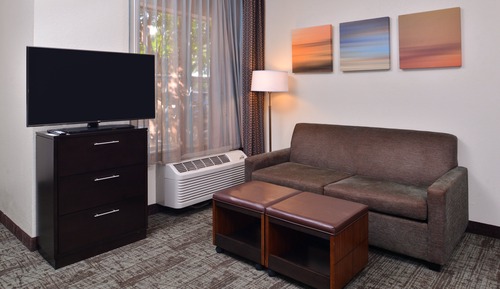 Studio Suite, 2 Queen Beds, Kitchen