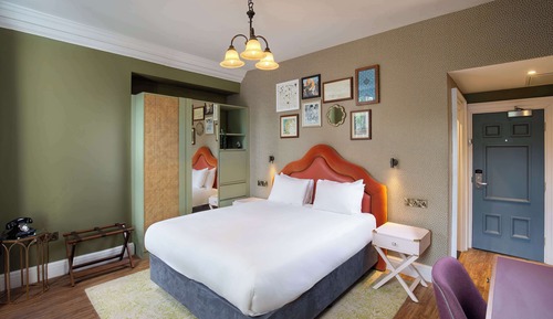 Classic Room, 1 Queen Bed (Lodge)