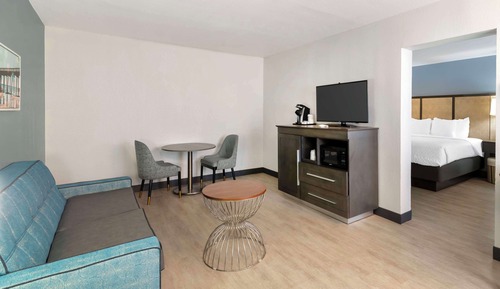 Suite, 1 King Bed, Non Smoking, Refrigerator