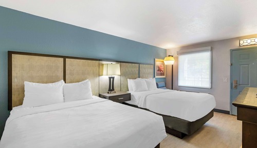 Standard Room, 2 Queen Beds, Refrigerator, Poolside