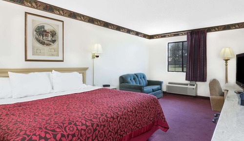 Standard Room, 1 King Bed