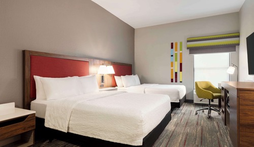 Room, 2 Queen Beds, Accessible, Bathtub