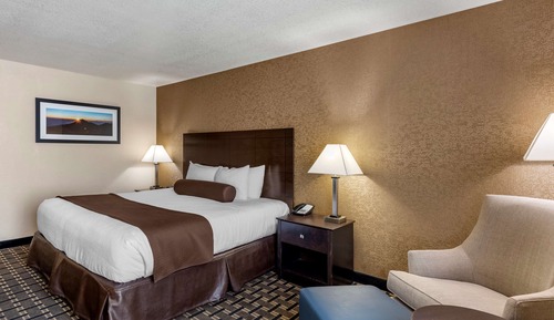 Suite, 1 Queen Bed, Kitchen