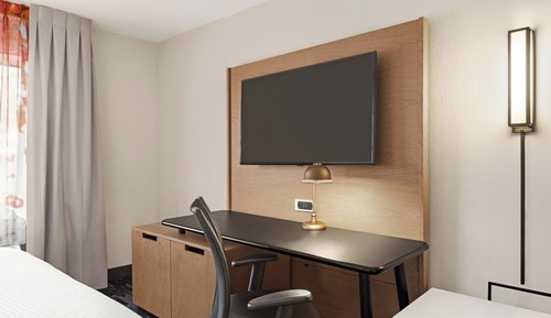 Room, 1 Queen Bed, Non Smoking (Hearing Accessible)
