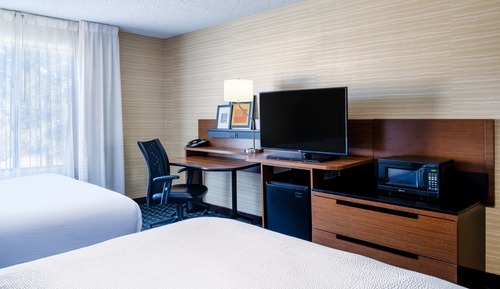 Room, 2 Queen Beds, Non Smoking (Mobility Accessible, Tub)