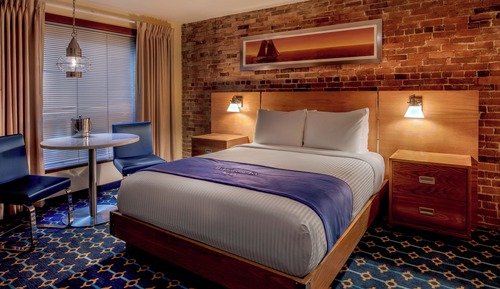 Queen Atrium View Room