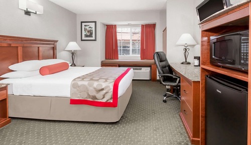 Standard Room, 1 Queen Bed, Accessible, Non Smoking (Mobility Accessible)