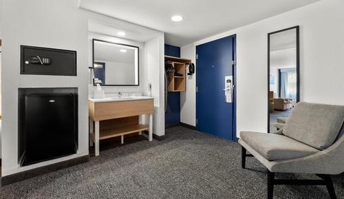 Room, Multiple Beds
