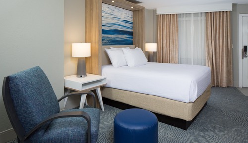 Standard Room, 1 Queen Bed, Balcony, Oceanfront