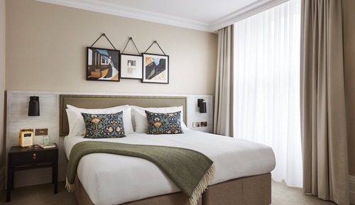 Deluxe Room, 1 King Bed