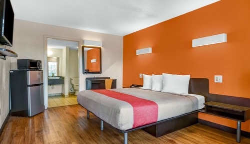 Standard Room, 1 King Bed, Smoking