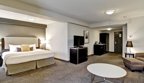 Premium Studio, 1 King Bed, Valley View (Coast Premium King Junior Suite)