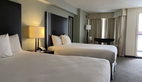 Comfort Room, 2 Queen Beds, Kitchenette