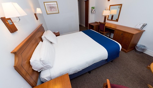 Standard Room, 1 King Bed (Walk-In Shower)