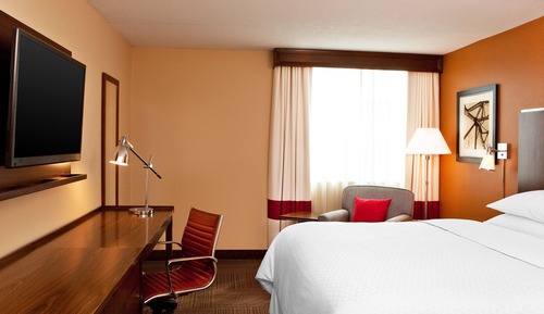Room, 1 King Bed, Poolside