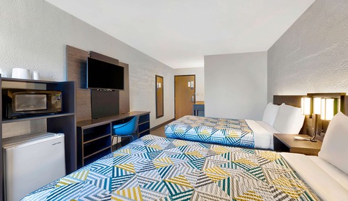 Deluxe Room, 2 Double Beds, Non Smoking, Refrigerator & Microwave