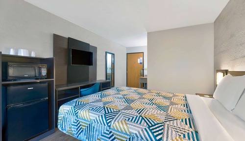 Deluxe Room, 1 Double Bed, Non Smoking, Refrigerator & Microwave
