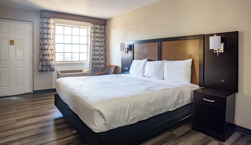 Room, 1 King Bed, Non Smoking