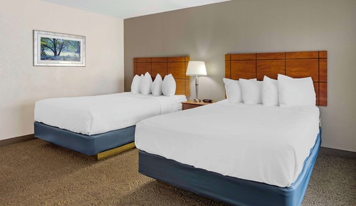 Standard Room, 2 Queen Beds, Accessible, Bathtub