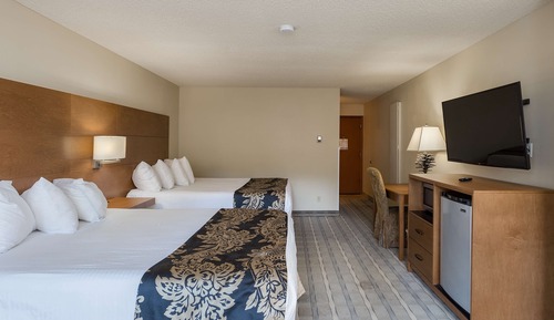 Deluxe Room, 2 Queen Beds, River View