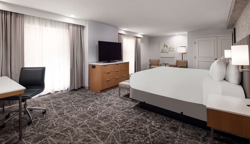 Suite, 1 King Bed, Ocean View