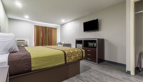 Deluxe Suite, 1 King Bed