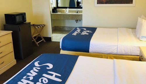 Room, 2 Queen Beds, Non Smoking