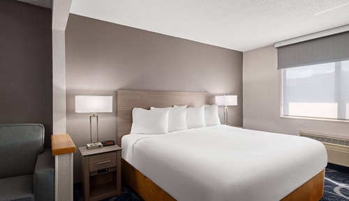 Studio Suite, 1 King Bed, Non Smoking