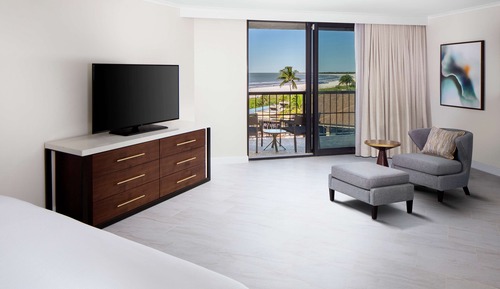 Suite, 1 King Bed with Sofa bed, Oceanfront