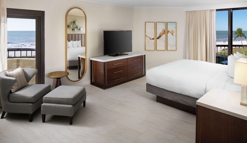 Suite, 1 King Bed, Ocean View, Mobility Accessible (Bathtub)