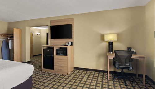 Suite, 1 King Bed, Non Smoking