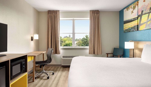 Standard Single Room, 1 King Bed, Accessible