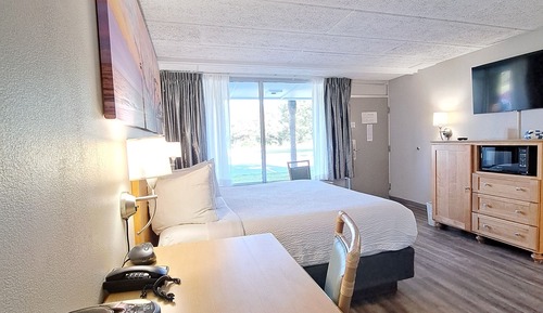 Room, 1 King Bed, Accessible, Non Smoking (1st Floor)