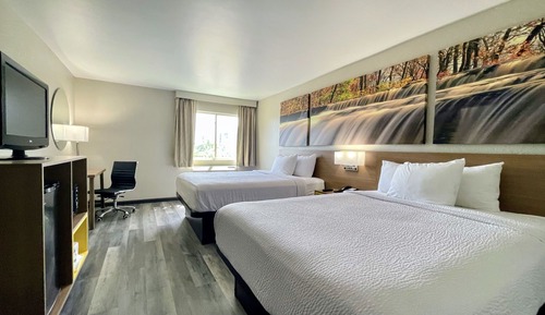 Room, 2 Queen Beds, Accessible, Non Smoking (Mobility, tub w/ grab bars)