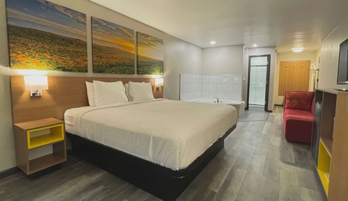 Suite, 1 King Bed, Non Smoking