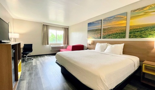 Standard Room, 1 King Bed, Non Smoking