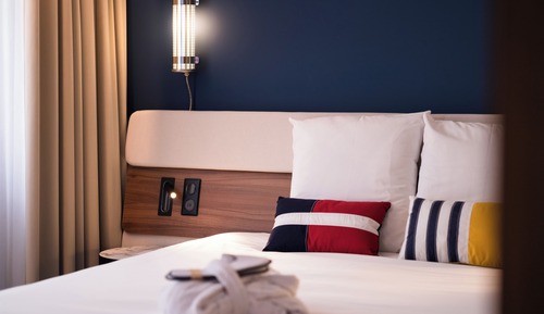 Privilege, Room, 1 Queen Bed