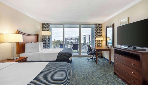 Family Suite, 2 Queen Beds, Non Smoking, Kitchenette (with Sofabed)