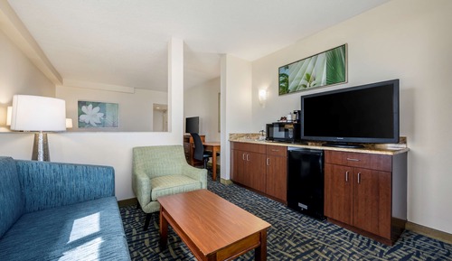 Junior Suite, 2 Queen Beds, Non Smoking, Oceanfront (with Sofabed)