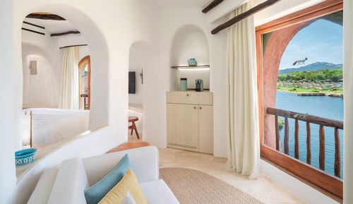Premium Suite, 1 King Bed, Partial Sea View (Contemporary)