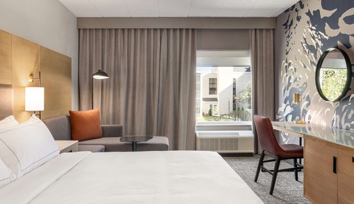Room, 1 King Bed, Courtyard View