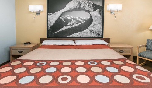 Room, 1 King Bed, Accessible, Non Smoking (Mobility/Hearing)