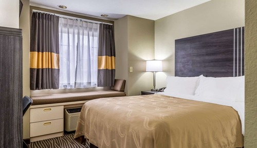 Suite, 1 King Bed, Non Smoking, Hot Tub